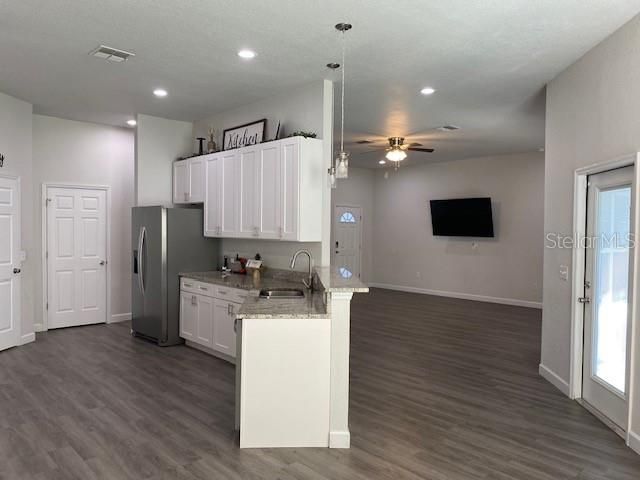 For Sale: $350,000 (3 beds, 2 baths, 1705 Square Feet)