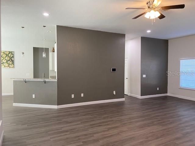 For Sale: $350,000 (3 beds, 2 baths, 1705 Square Feet)