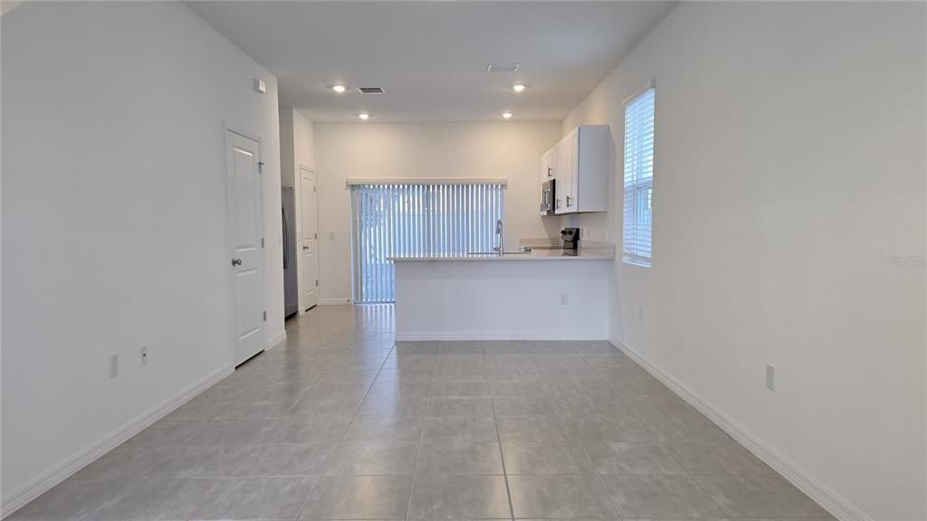 出租: $1,700 (2 贝兹, 2 浴室, 1219 平方英尺)