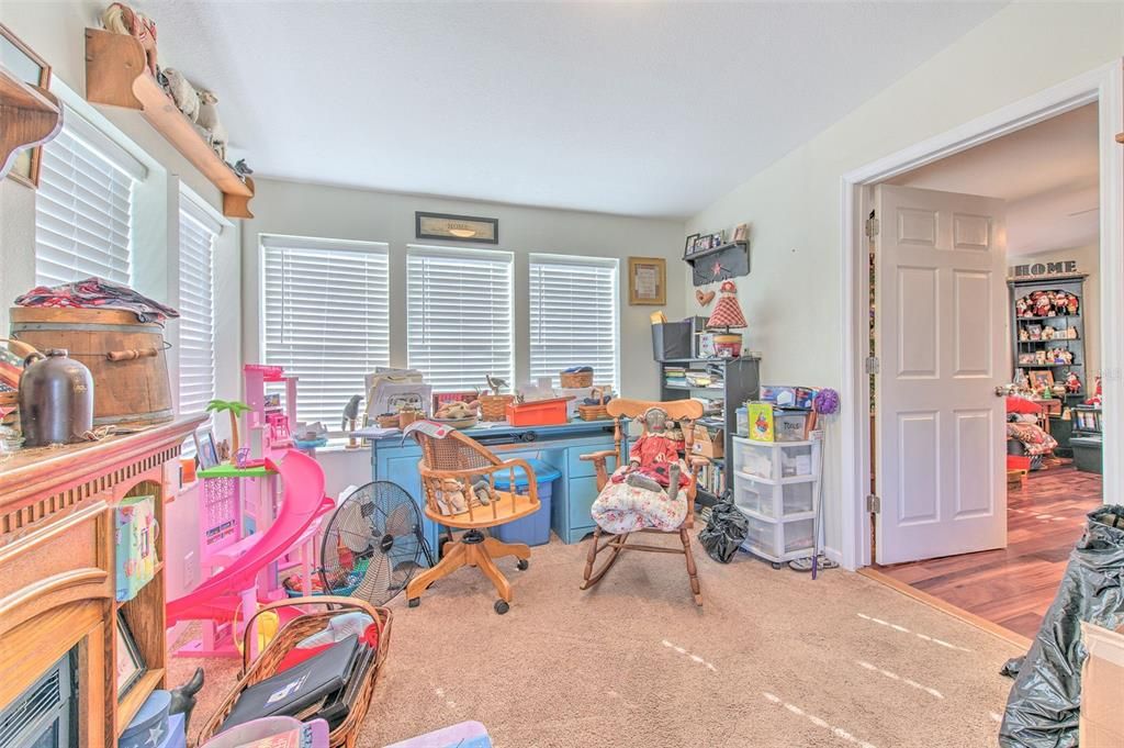 待售: $180,000 (3 贝兹, 2 浴室, 1183 平方英尺)