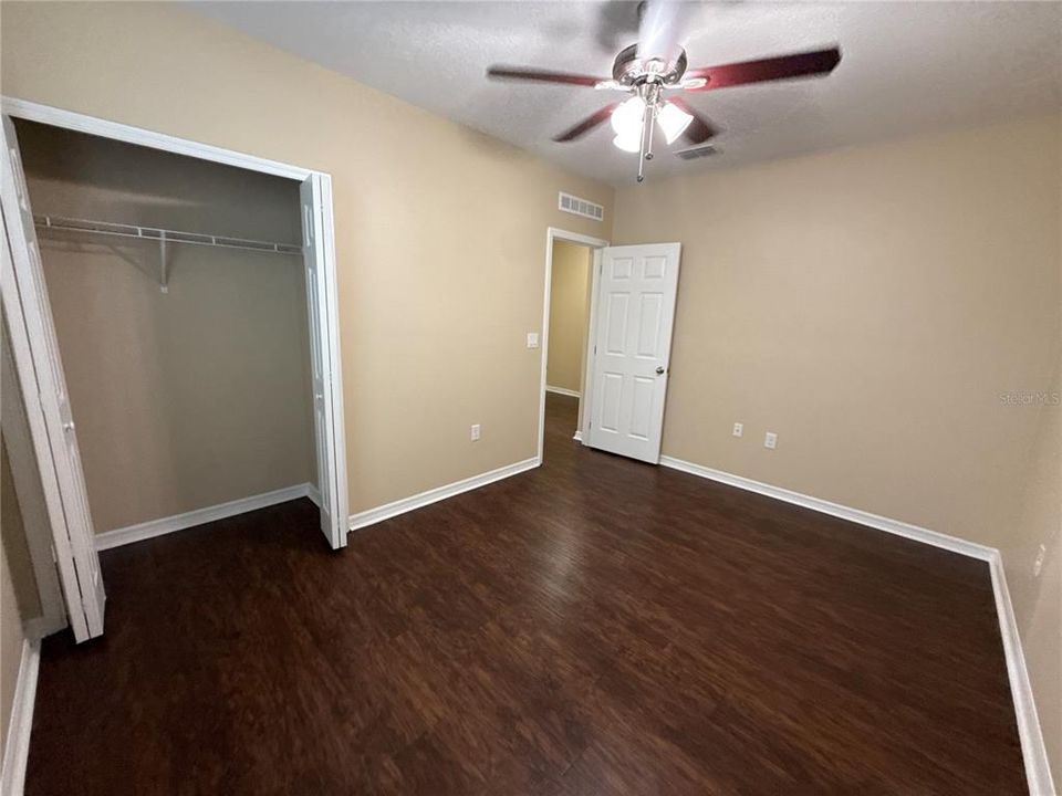 待售: $274,900 (4 贝兹, 2 浴室, 1874 平方英尺)