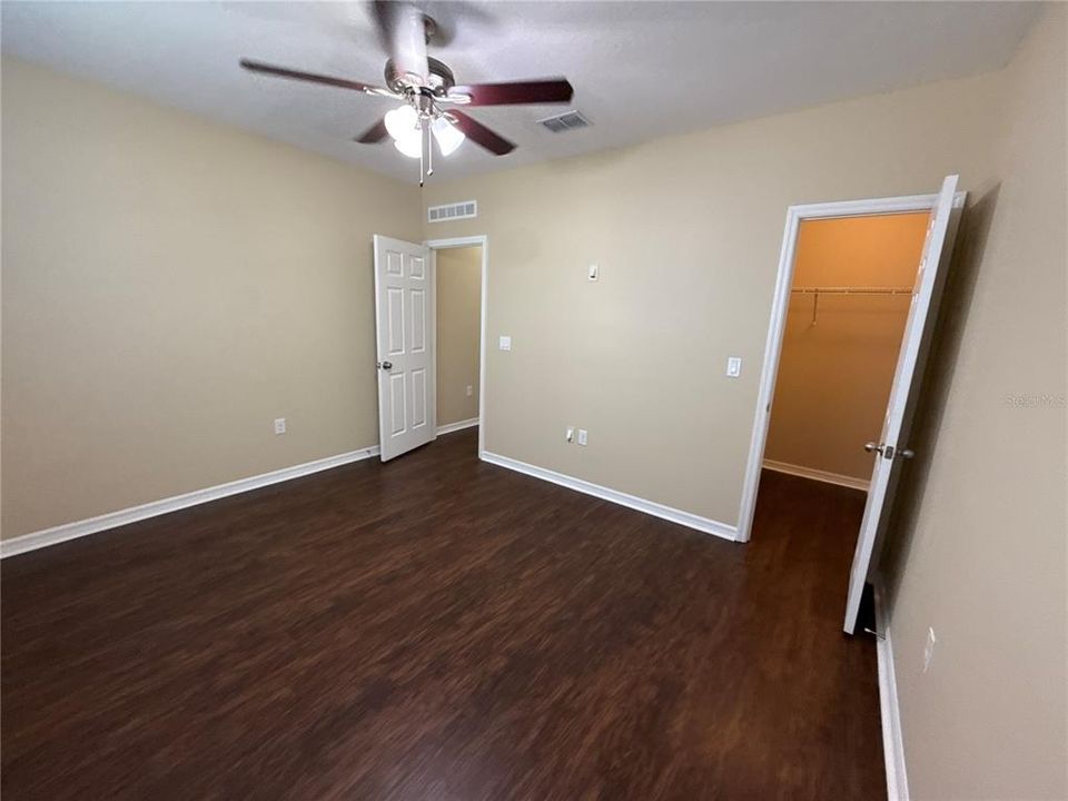 待售: $274,900 (4 贝兹, 2 浴室, 1874 平方英尺)