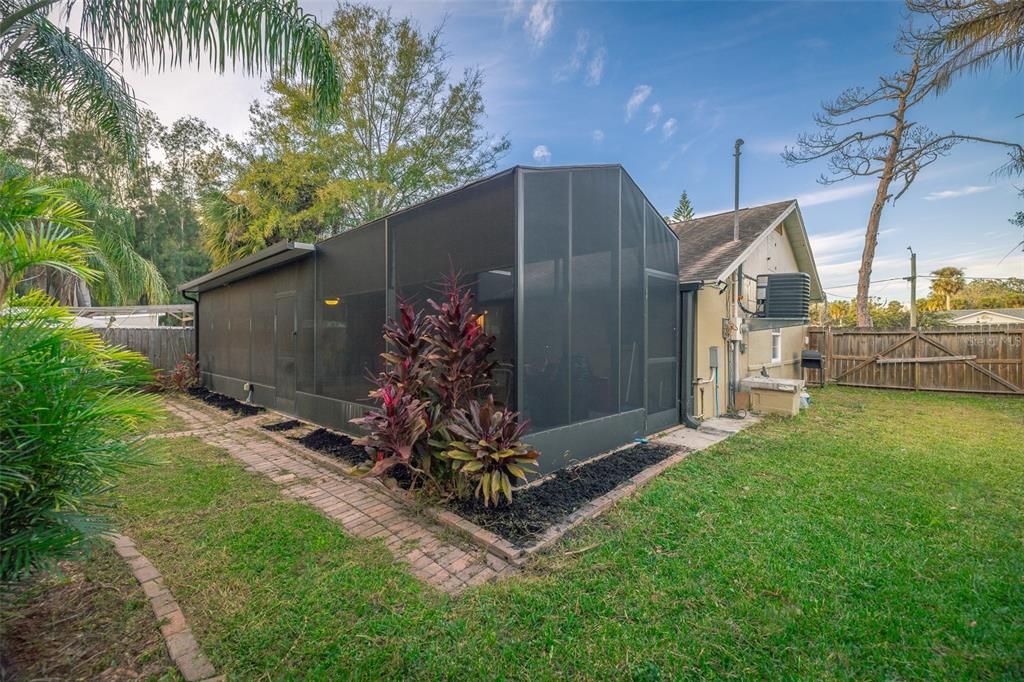 For Sale: $219,900 (3 beds, 1 baths, 1153 Square Feet)