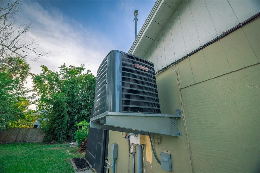 For Sale: $219,900 (3 beds, 1 baths, 1153 Square Feet)