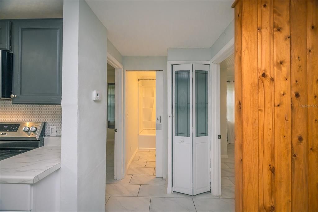 For Sale: $219,900 (3 beds, 1 baths, 1153 Square Feet)