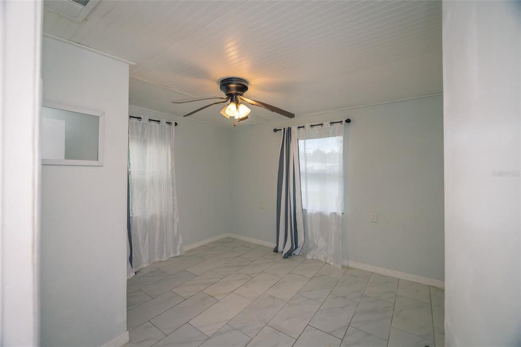For Sale: $219,900 (3 beds, 1 baths, 1153 Square Feet)