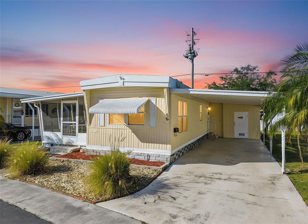 For Sale: $59,000 (1 beds, 1 baths, 576 Square Feet)