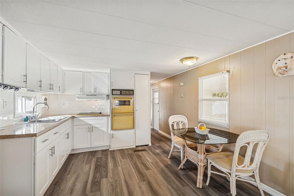 For Sale: $59,000 (1 beds, 1 baths, 576 Square Feet)