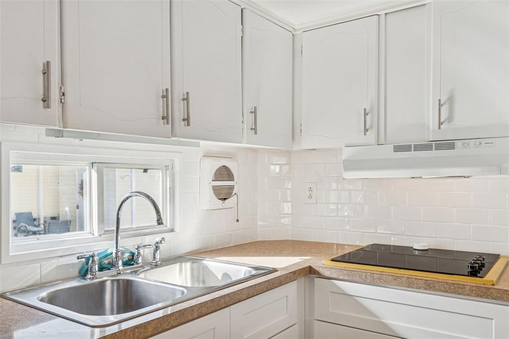 For Sale: $59,000 (1 beds, 1 baths, 576 Square Feet)