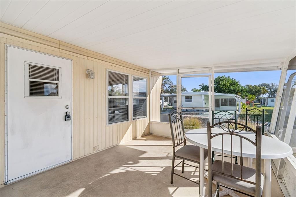 For Sale: $59,000 (1 beds, 1 baths, 576 Square Feet)