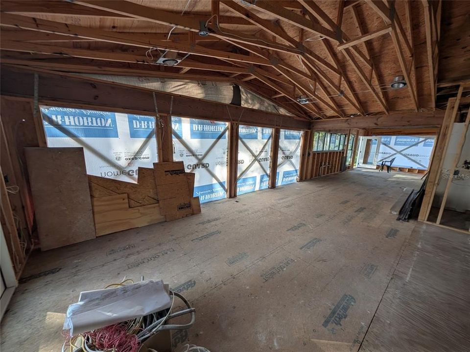 For Sale: $324,900 (2 beds, 2 baths, 1952 Square Feet)