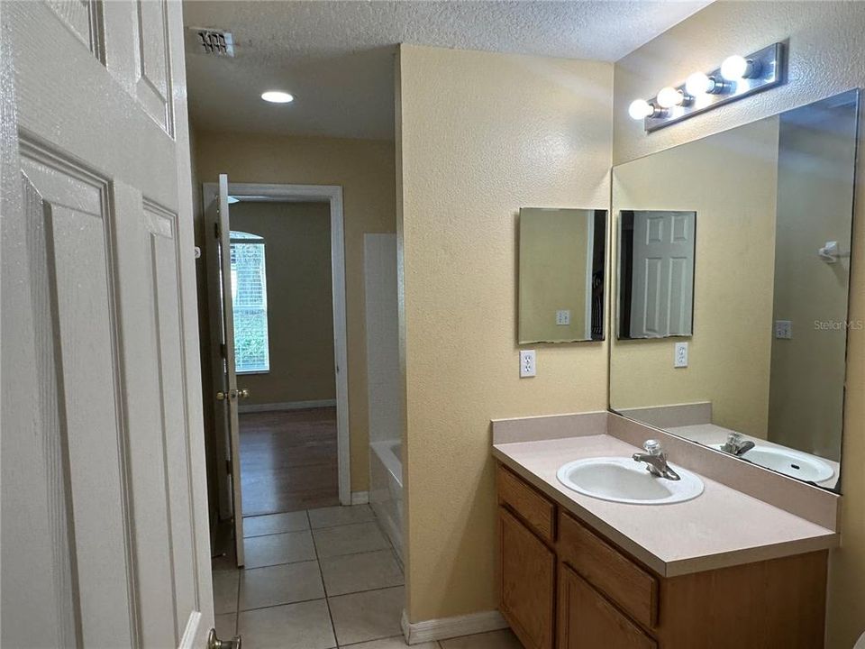 В аренду: $2,000 (3 спален, 2 ванн, 1778 Квадратных фут)