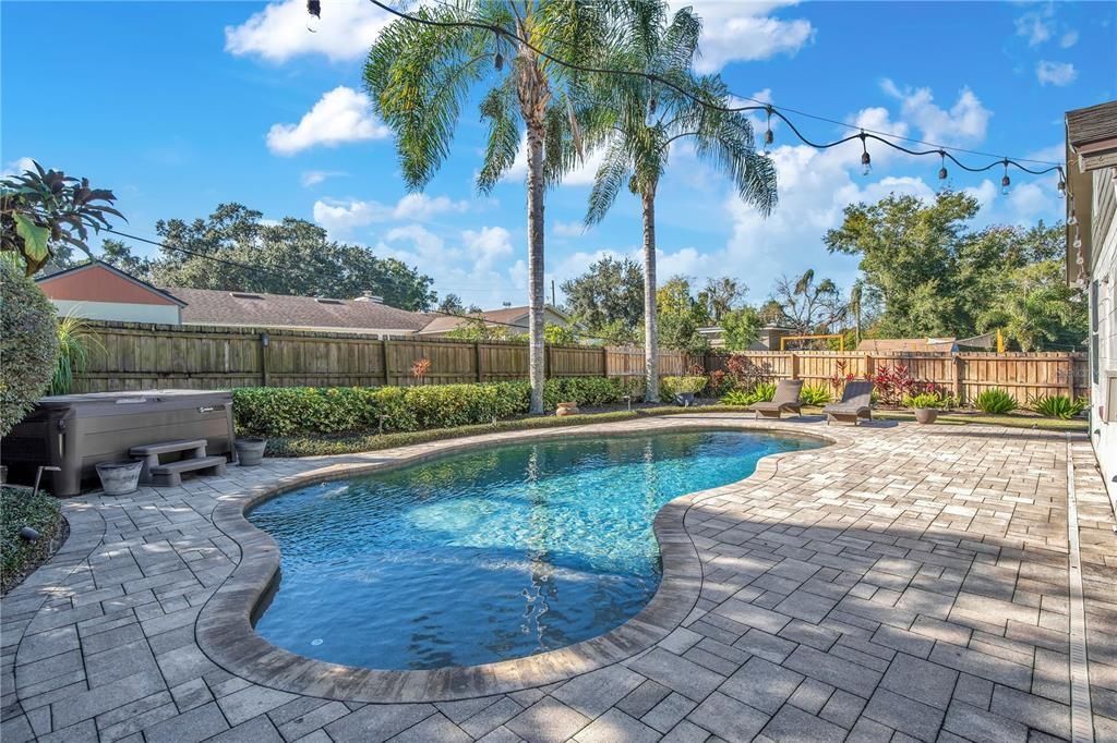 En Venta: $489,900 (3 camas, 2 baños, 1102 Pies cuadrados)