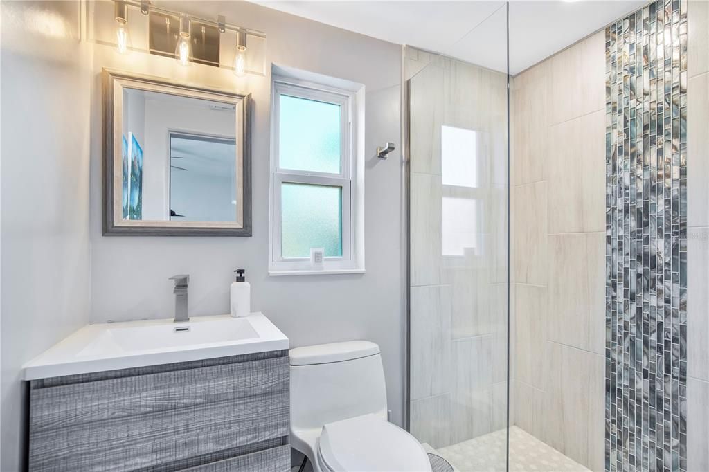 En Venta: $489,900 (3 camas, 2 baños, 1102 Pies cuadrados)