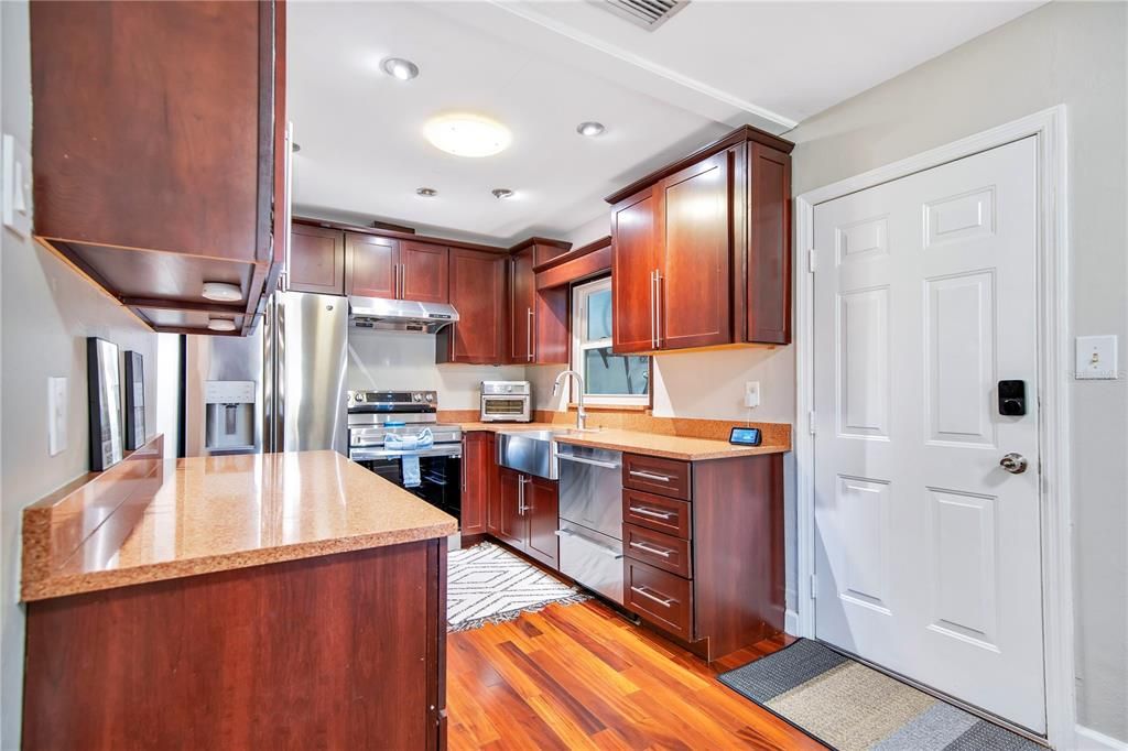 En Venta: $489,900 (3 camas, 2 baños, 1102 Pies cuadrados)