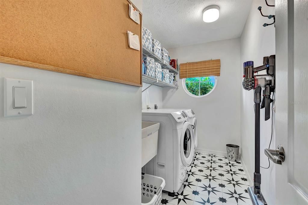 待售: $610,000 (3 贝兹, 2 浴室, 2143 平方英尺)