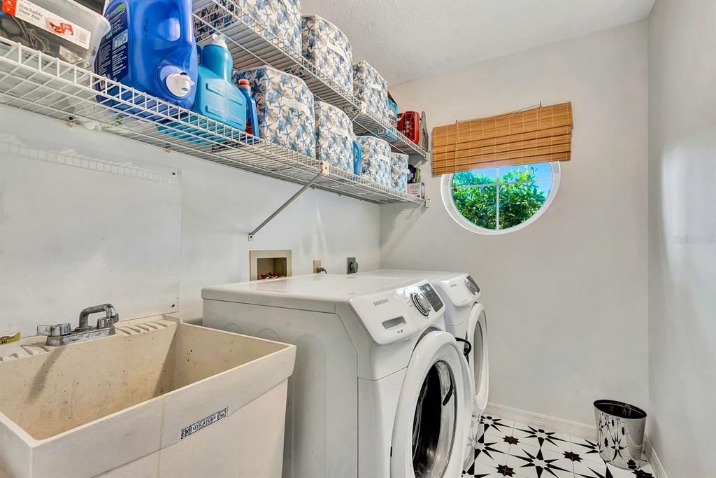 待售: $610,000 (3 贝兹, 2 浴室, 2143 平方英尺)