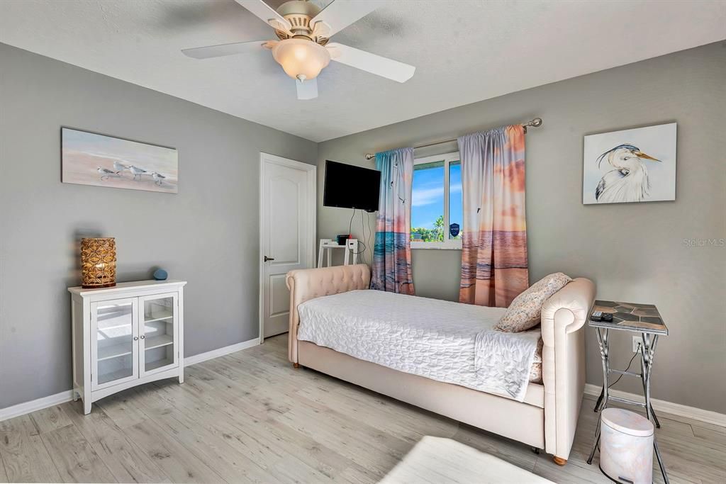 待售: $610,000 (3 贝兹, 2 浴室, 2143 平方英尺)