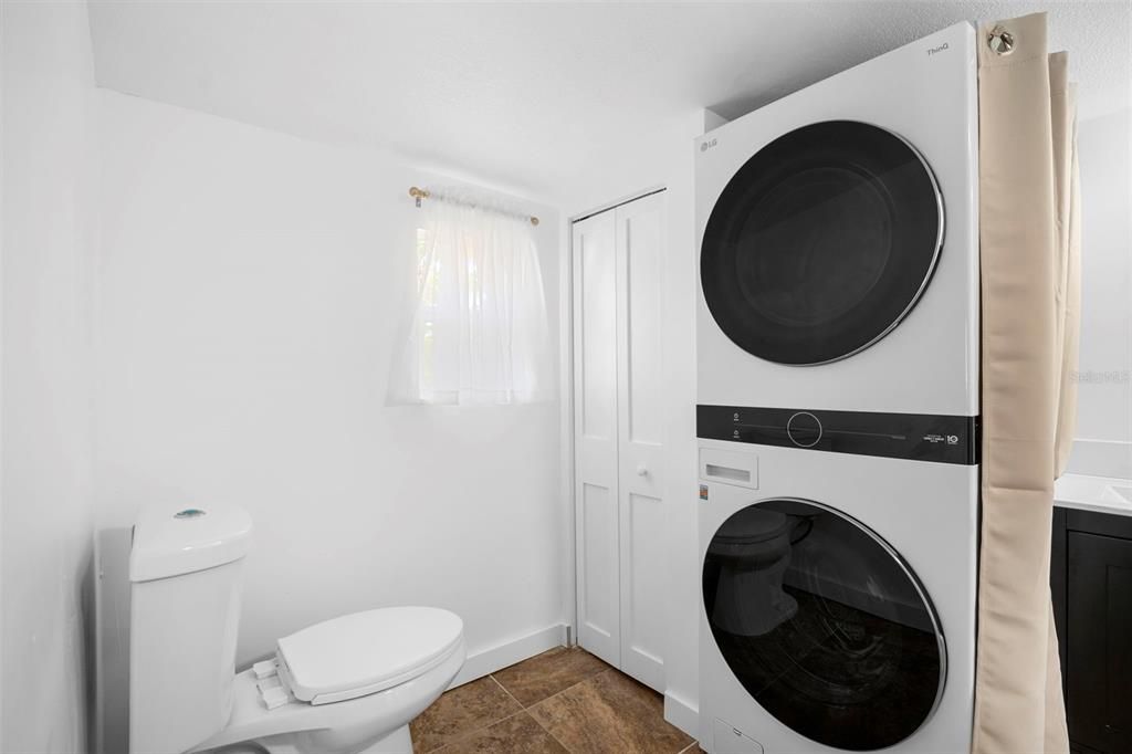 待售: $199,900 (2 贝兹, 1 浴室, 730 平方英尺)