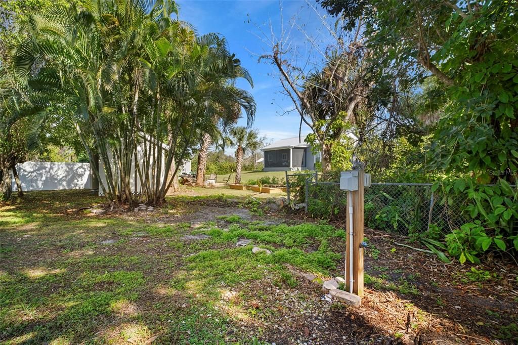 待售: $199,900 (2 贝兹, 1 浴室, 730 平方英尺)