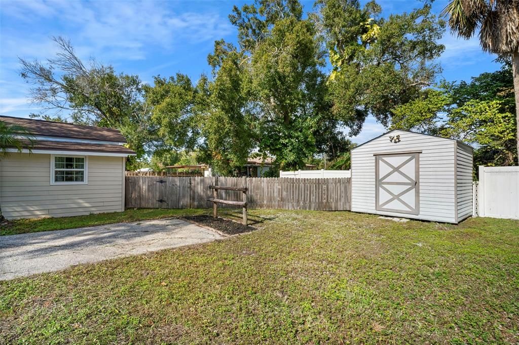 待售: $199,900 (2 贝兹, 1 浴室, 730 平方英尺)