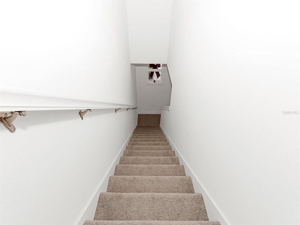 For Sale: $359,900 (4 beds, 2 baths, 1929 Square Feet)