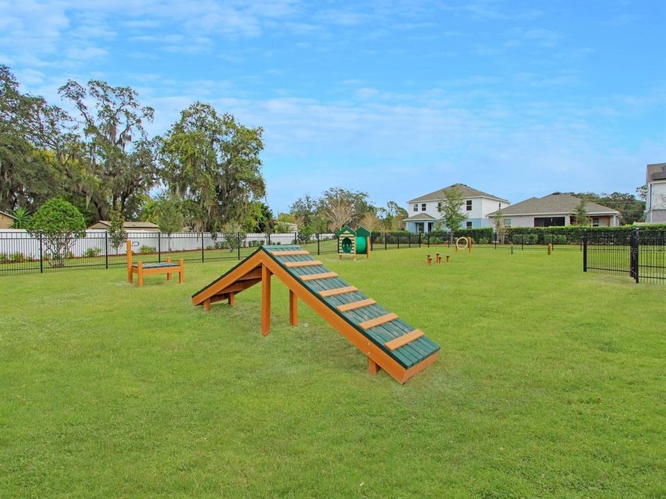 For Sale: $359,900 (4 beds, 2 baths, 1929 Square Feet)