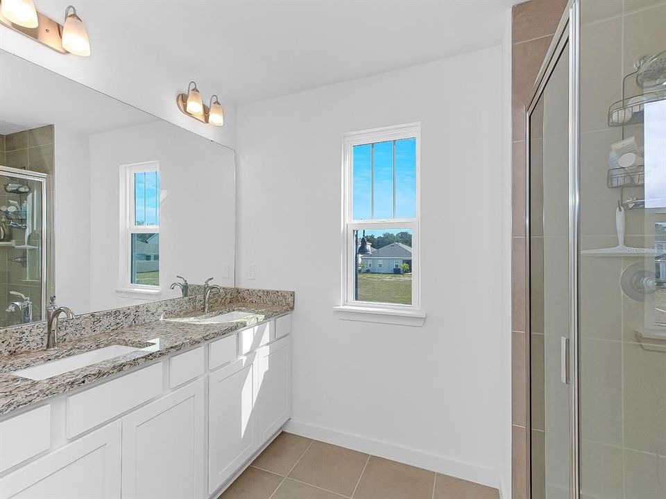 For Sale: $359,900 (4 beds, 2 baths, 1929 Square Feet)