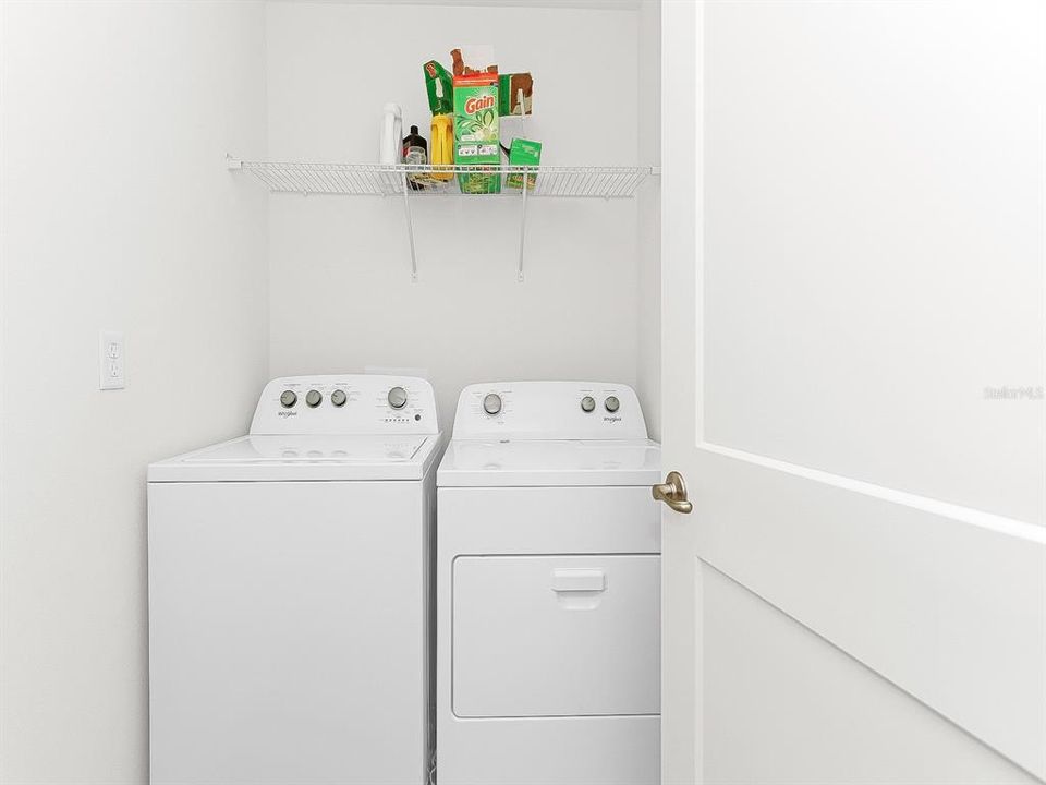 For Sale: $359,900 (4 beds, 2 baths, 1929 Square Feet)