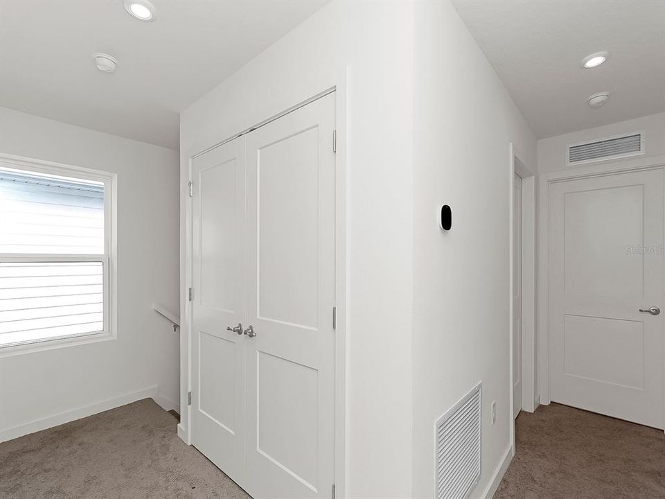 For Sale: $359,900 (4 beds, 2 baths, 1929 Square Feet)