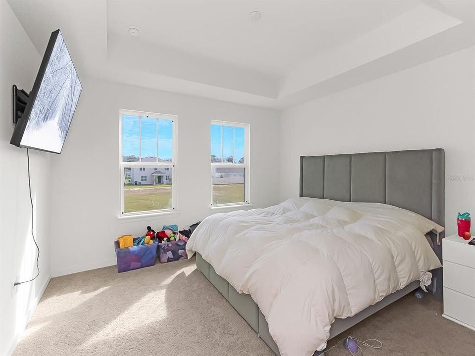 For Sale: $359,900 (4 beds, 2 baths, 1929 Square Feet)