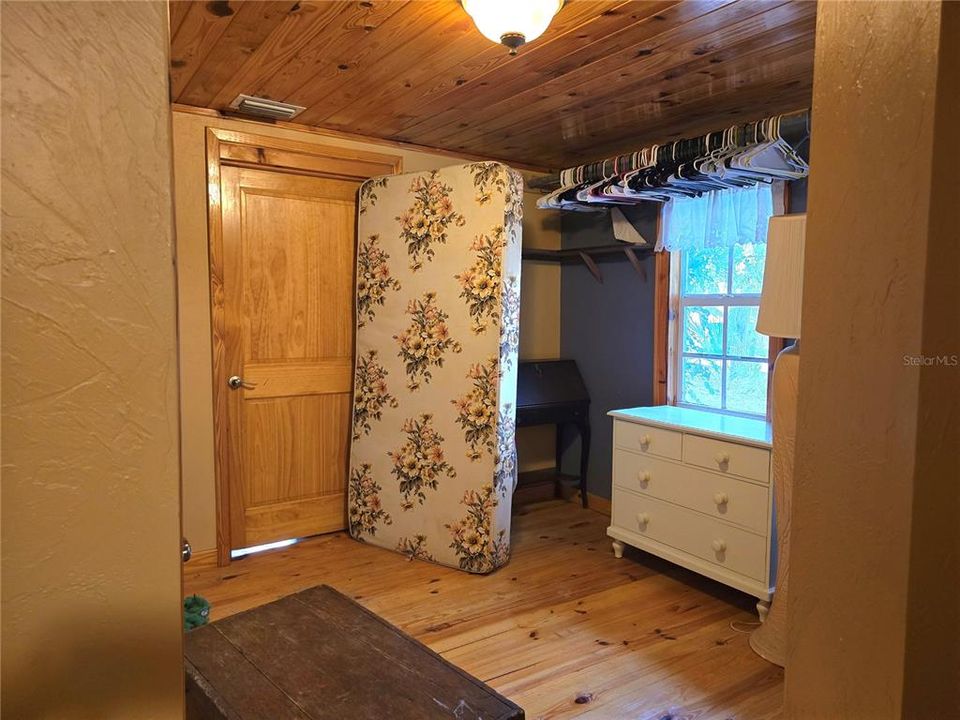 На продажу: $269,000 (3 спален, 1 ванн, 972 Квадратных фут)