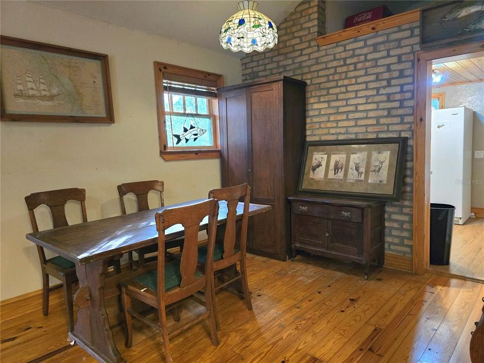 На продажу: $269,000 (3 спален, 1 ванн, 972 Квадратных фут)