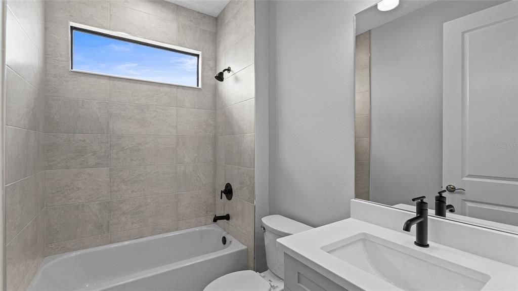 На продажу: $744,990 (3 спален, 3 ванн, 2490 Квадратных фут)