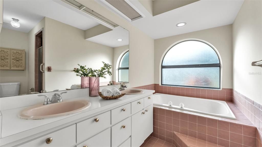 En Venta: $499,000 (4 camas, 4 baños, 3078 Pies cuadrados)