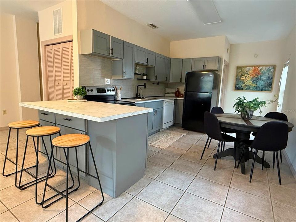 En Venta: $499,000 (4 camas, 4 baños, 3078 Pies cuadrados)