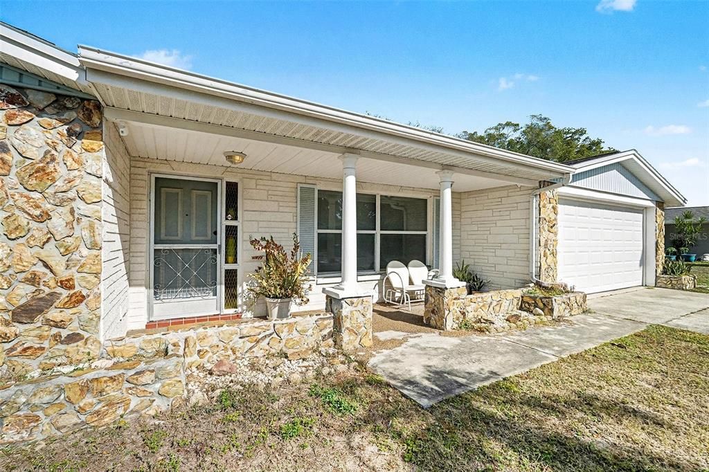 For Sale: $295,000 (2 beds, 2 baths, 1390 Square Feet)