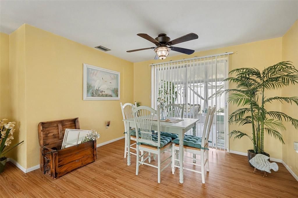 For Sale: $295,000 (2 beds, 2 baths, 1390 Square Feet)