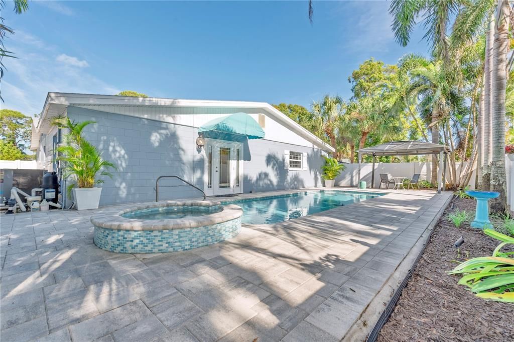 For Sale: $540,000 (4 beds, 2 baths, 1968 Square Feet)