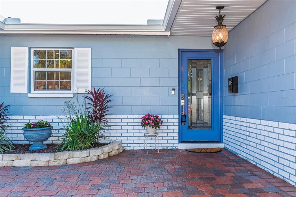 For Sale: $540,000 (4 beds, 2 baths, 1968 Square Feet)