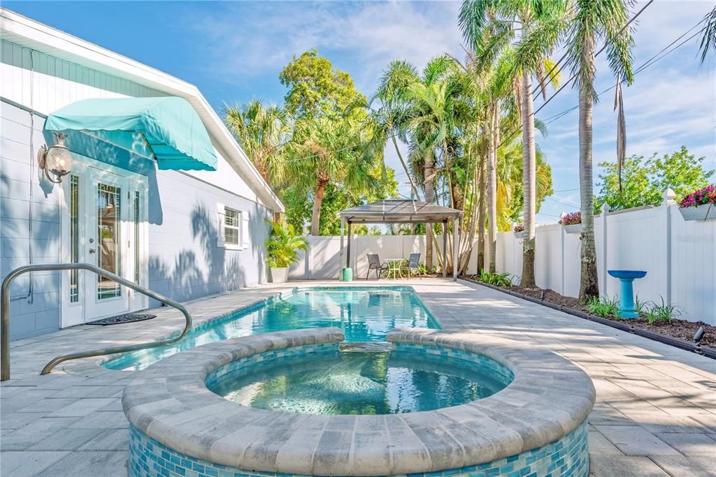 For Sale: $540,000 (4 beds, 2 baths, 1968 Square Feet)