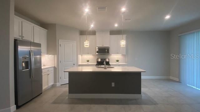 En Renta: $2,750 (3 camas, 2 baños, 1815 Pies cuadrados)