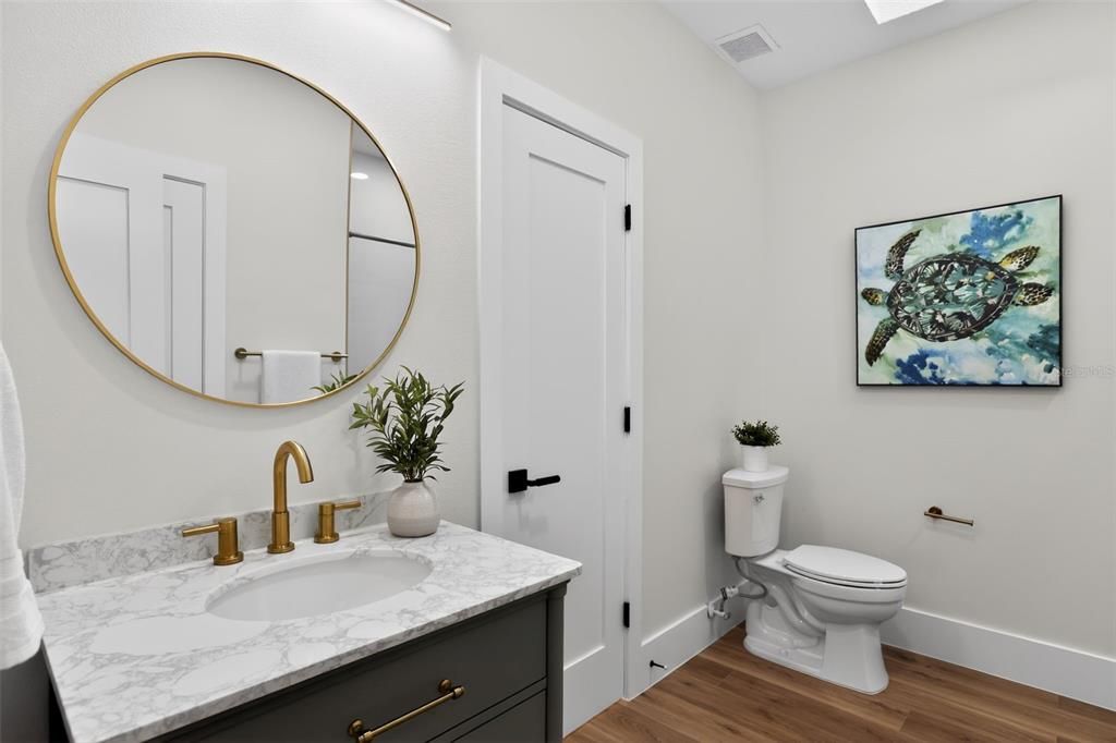 En Venta: $1,099,000 (5 camas, 3 baños, 3885 Pies cuadrados)