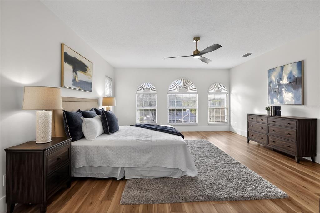 En Venta: $1,099,000 (5 camas, 3 baños, 3885 Pies cuadrados)