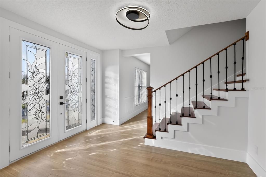 En Venta: $1,099,000 (5 camas, 3 baños, 3885 Pies cuadrados)