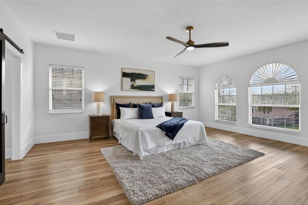 En Venta: $1,099,000 (5 camas, 3 baños, 3885 Pies cuadrados)