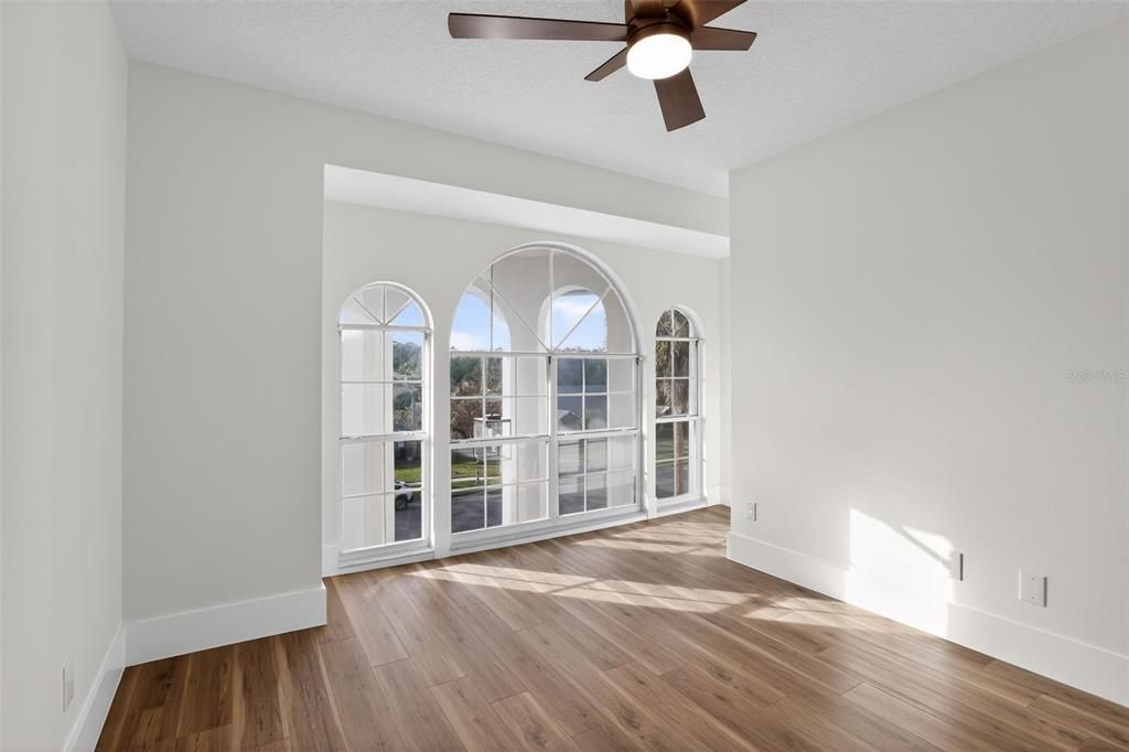 En Venta: $1,099,000 (5 camas, 3 baños, 3885 Pies cuadrados)