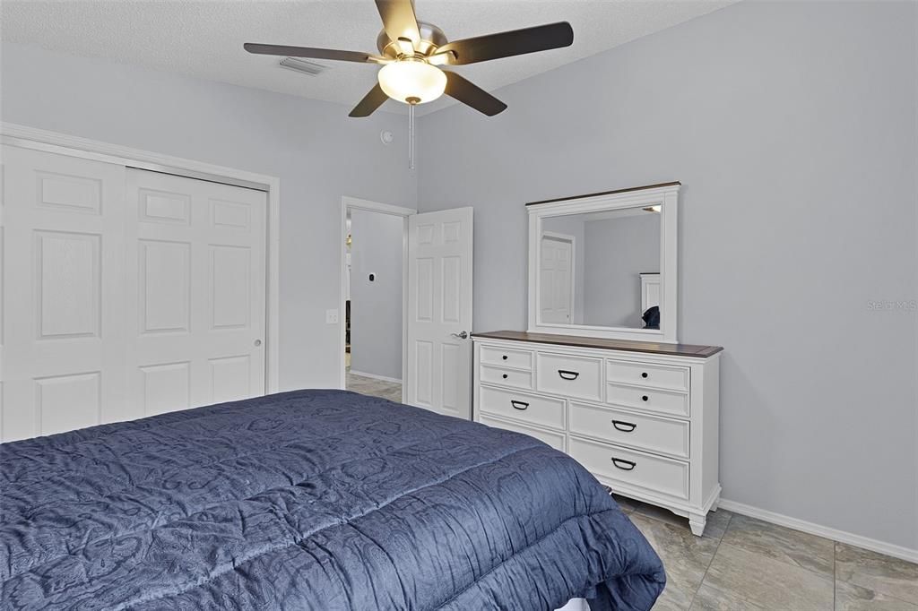 На продажу: $300,000 (2 спален, 2 ванн, 1156 Квадратных фут)