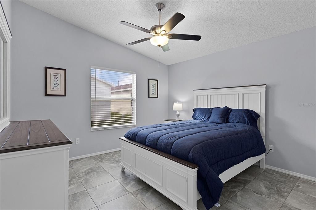 На продажу: $300,000 (2 спален, 2 ванн, 1156 Квадратных фут)