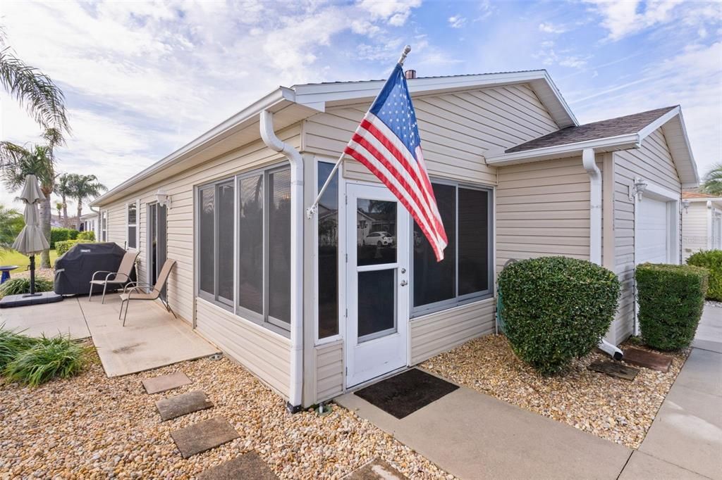 На продажу: $300,000 (2 спален, 2 ванн, 1156 Квадратных фут)